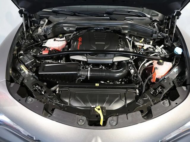 Alfa Romeo Stelvio AT8 Q4 Veloce