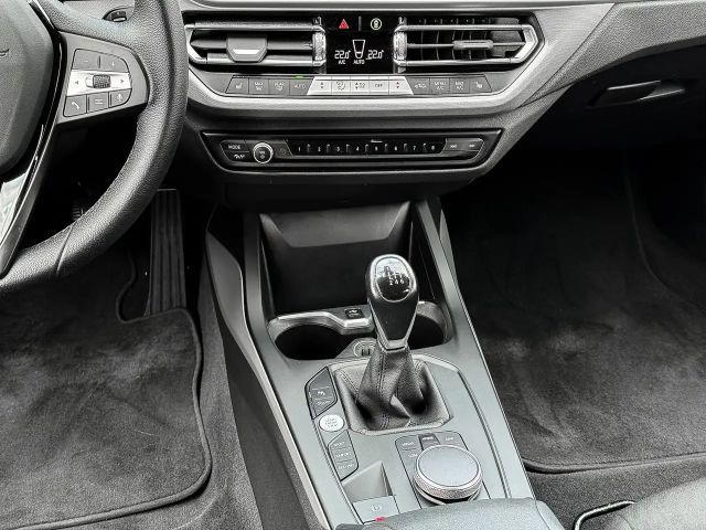 BMW 116 116i Advantage pakket Sedan