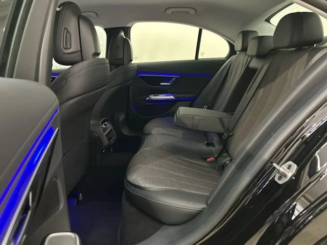 Mercedes-Benz E 220 AVANTGARDE E 220 d Sedan