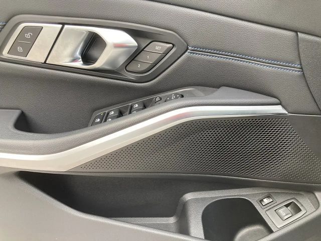 BMW 320 320e M-Sport Touring xDrive