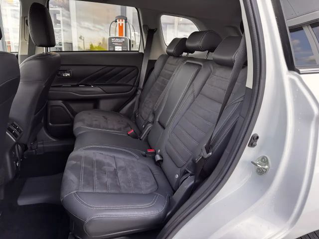 Mitsubishi Outlander 4WD PHEV