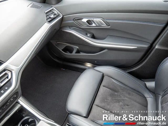 BMW 330 330d M-Sport Sedan