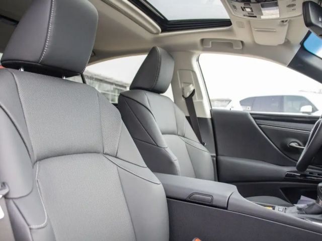 Lexus ES Business Line