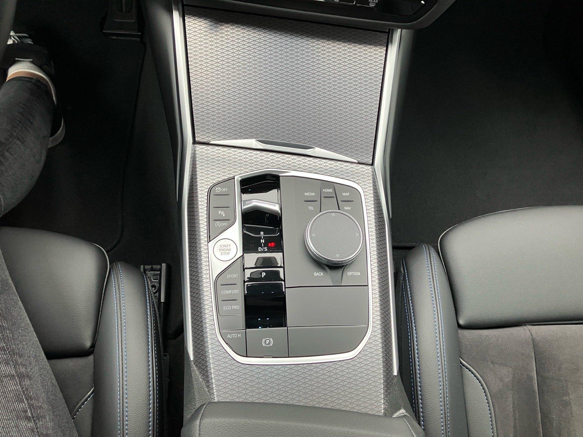 BMW 330 330i Sedan xDrive