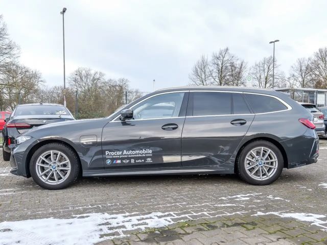 BMW 330 330e Touring xDrive
