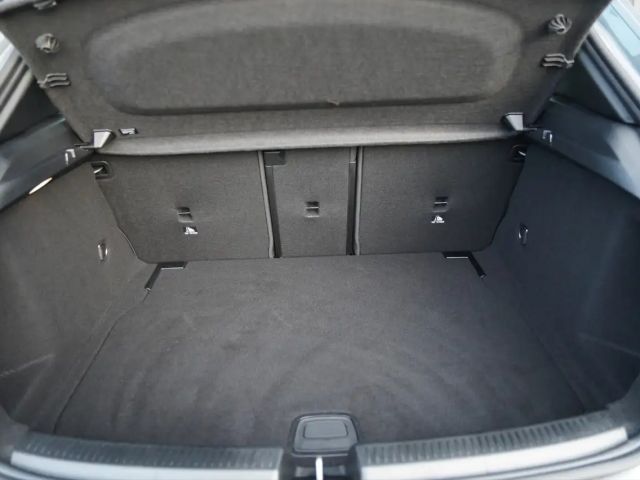 Mercedes-Benz A 180 Hatchback Progressive