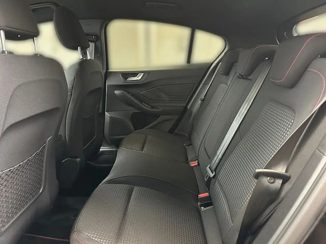 Ford Focus EcoBoost ST Line