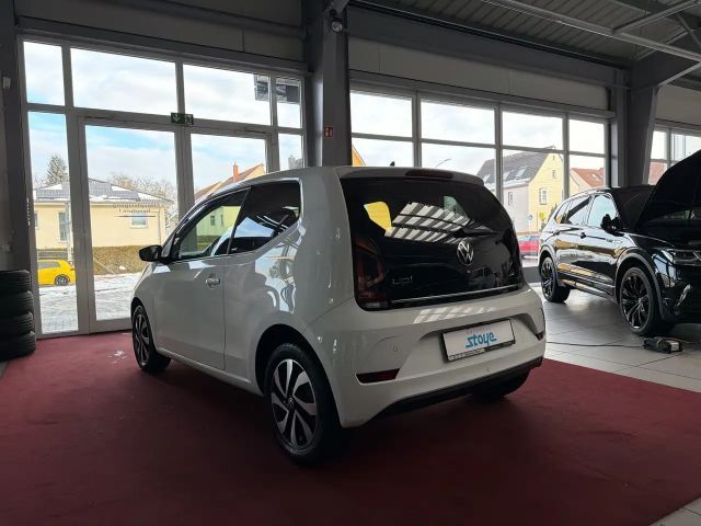 Volkswagen up! Active