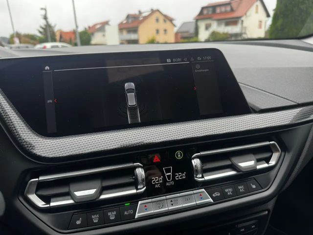 BMW 118 118i Sedan Sport Line