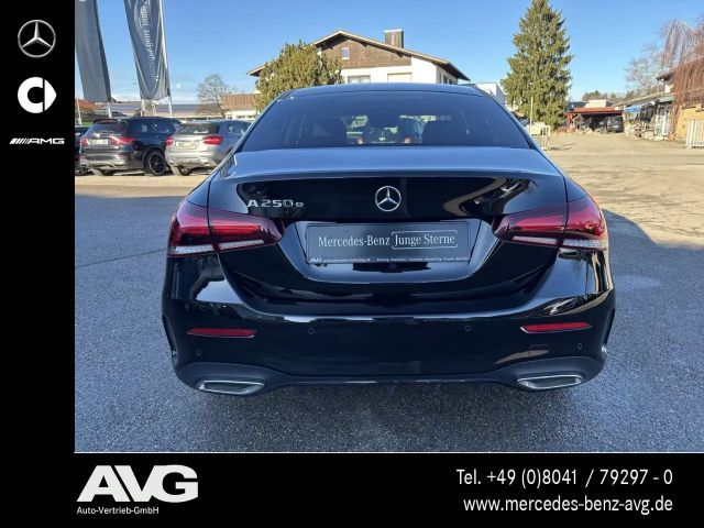 Mercedes-Benz A 250 A 250 e AMG Line