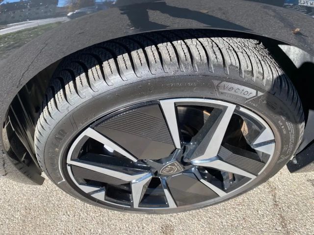 Peugeot E-208 GT-Line Hybrid