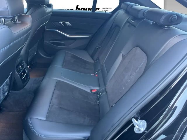 BMW 320 320e M-Sport Sedan