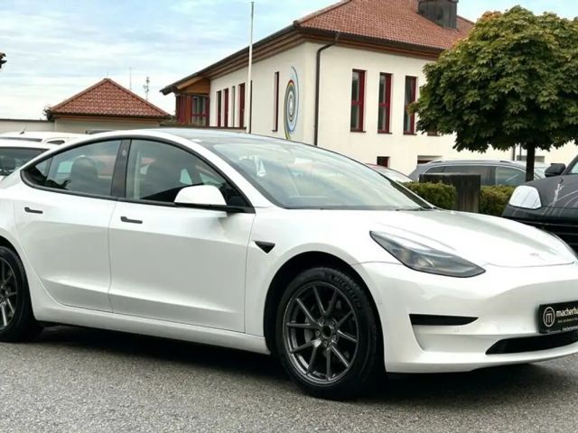 Tesla Model 3 RWD Standard Range