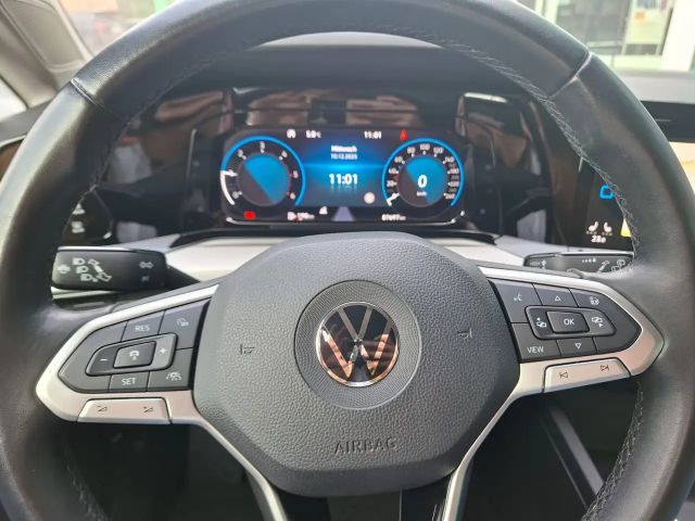 Volkswagen Golf Life Variant