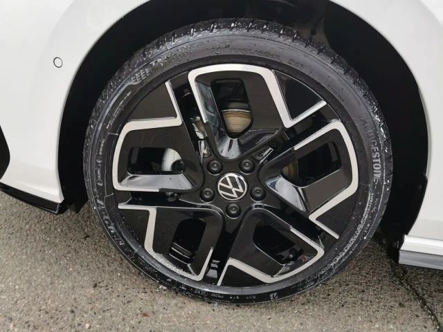 Volkswagen Golf 1.5 eTSI R-Line