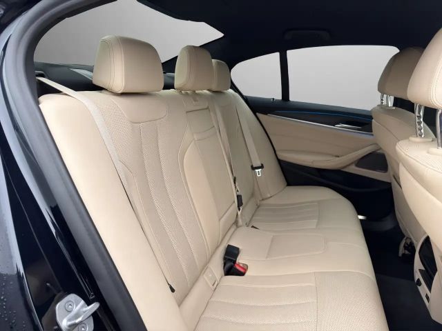 BMW 545 545e M-Sport Sedan xDrive