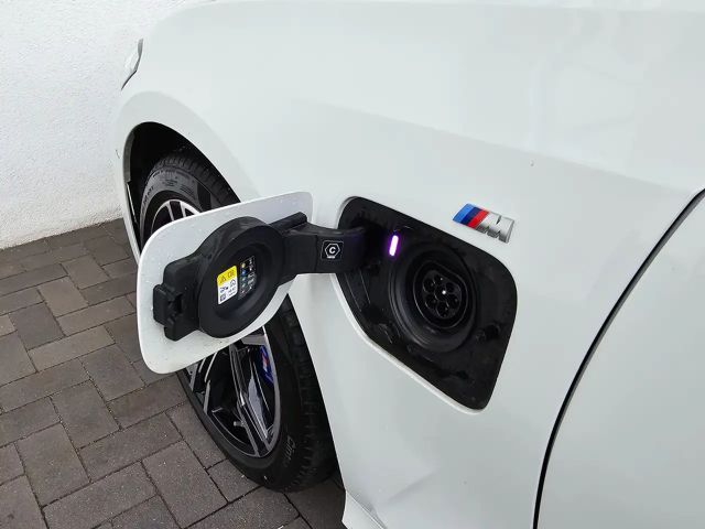 BMW 330 330e M-Sport Touring