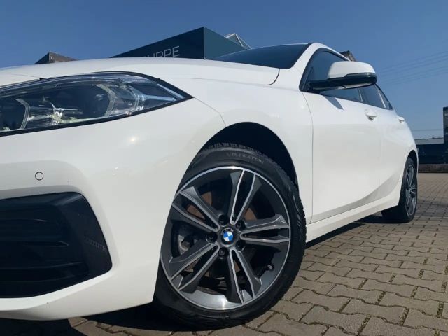 BMW 116 116i Sedan Sport Line