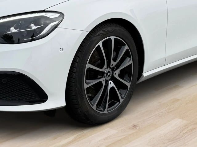 Mercedes-Benz E 220 AVANTGARDE E 220 d Estate