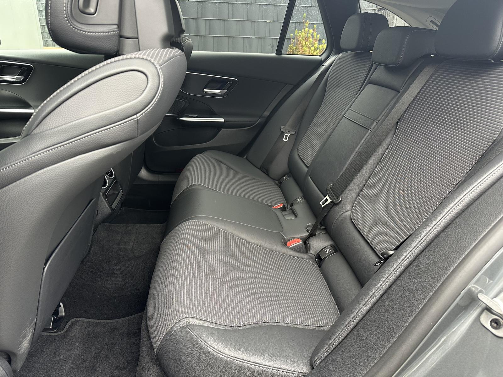 Mercedes-Benz C 220 AVANTGARDE C 220 d Estate