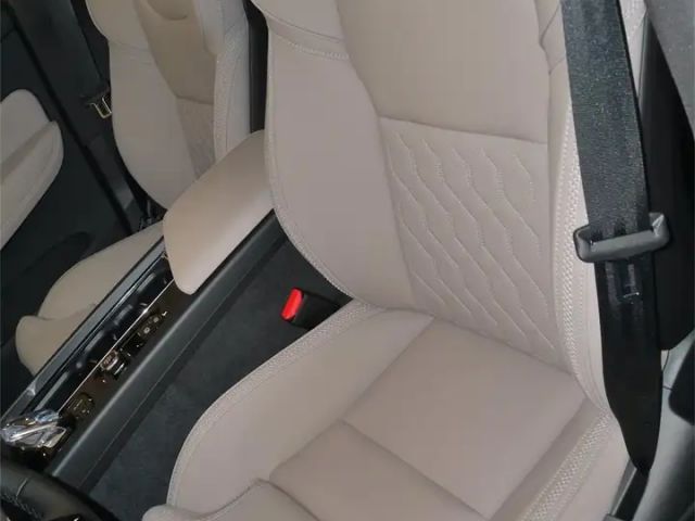 Volvo XC60 AWD Dark Plus T6