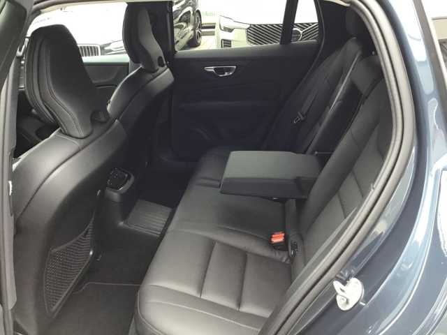 Volvo V60 AWD Dark Plus T6