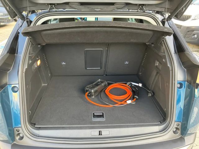 Peugeot 3008 PHEV 225 Road Trip AHK+Navi+Kamera+SHZ