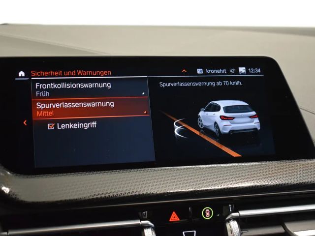 BMW 118 118i Sedan Sport Line