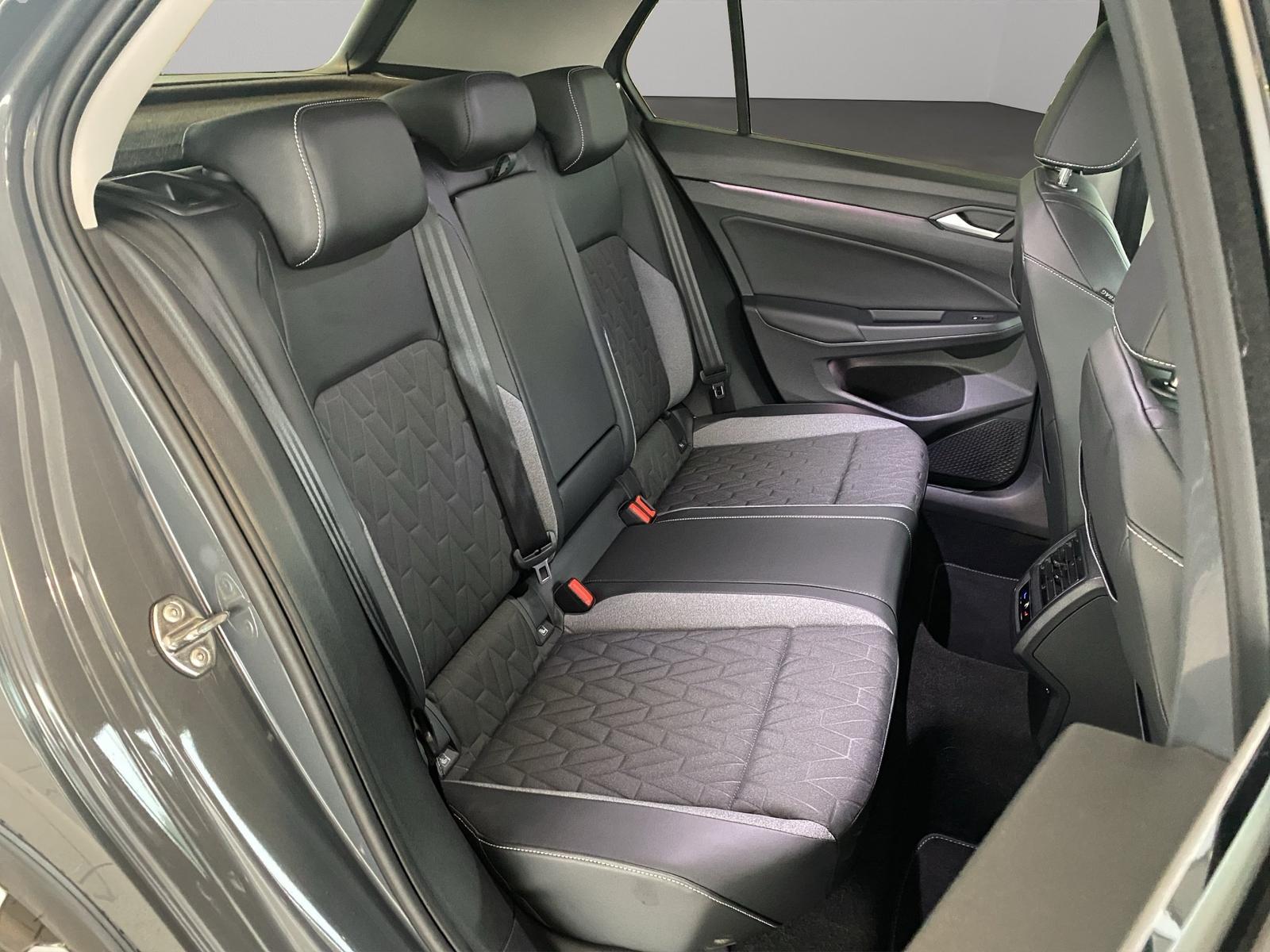 Volkswagen Golf 1.5 eTSI DSG Golf VIII Life