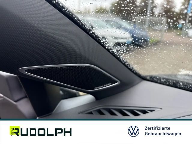 Volkswagen Golf 2.0 TDI DSG Golf VIII R-Line