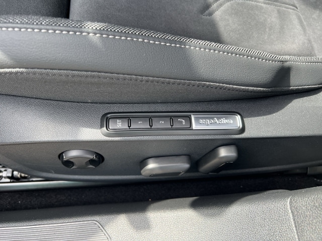 Volkswagen Golf 1.5 TSI Golf VIII Plus Style