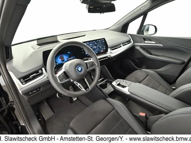 BMW 230 Sedan xDrive