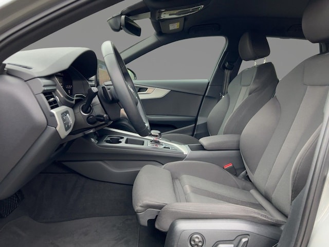 Audi A4 35 TFSI Avant S-Tronic