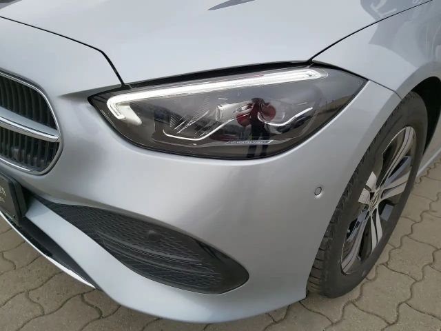 Mercedes-Benz C 200 C 200 d Sedan