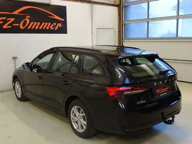 Skoda Octavia Kombi 2,0 TDI AHK,SHZ,LED,Alufelgen,digital Coc...
