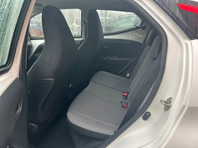 Toyota Aygo 5-deurs Play X-play