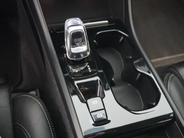 Volvo XC40 Recharge T4