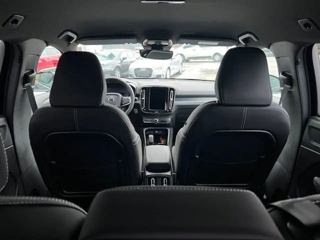 Volvo XC40 Dark Plus