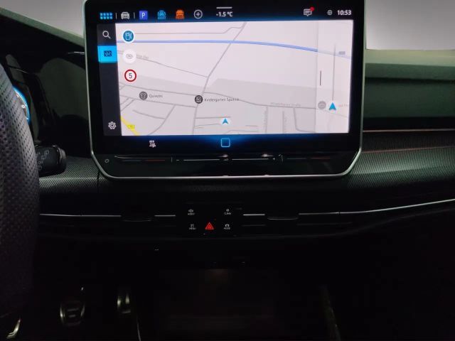 Volkswagen Golf 1.5 TSI R-Line Variant