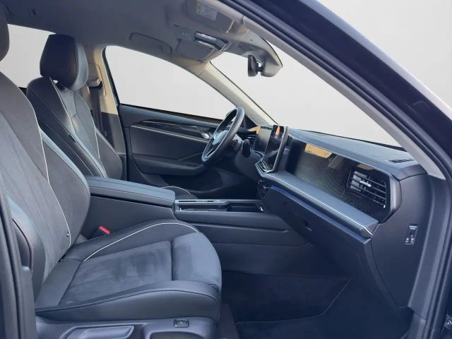 Volkswagen Passat 1.5 eTSI Business DSG Variant