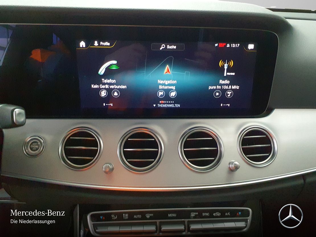 Mercedes-Benz E 200 Sedan