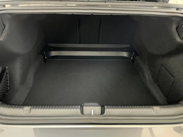 Mercedes-Benz EQE 300 Sedan