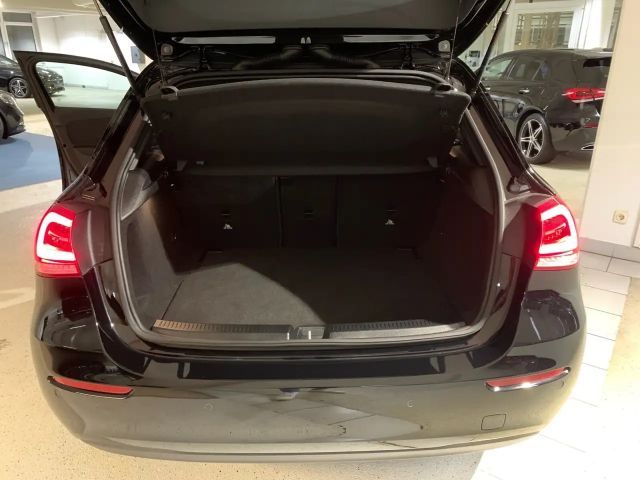 Mercedes-Benz A 220 A 220 d Style