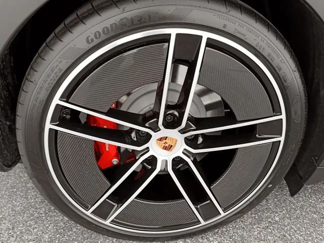 Porsche Taycan 4S Cross Turismo