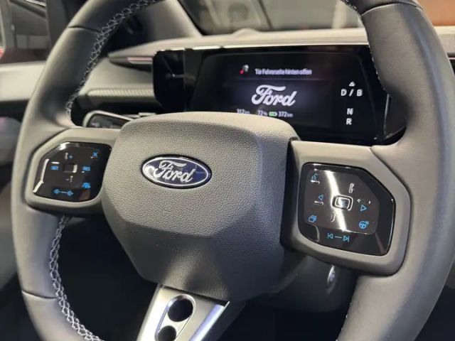 Ford Capri Premium RWD