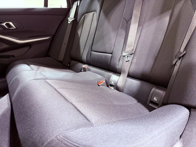 BMW 320 320e Touring