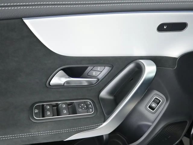 Mercedes-Benz CLA 200 Shooting Brake