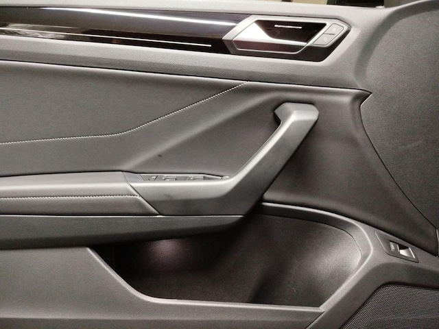 Volkswagen T-Roc 2.0 TSI DSG IQ.Drive R-Line