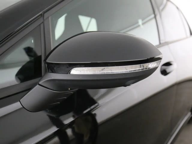 Volkswagen Golf 1.5 TSI DSG Golf VIII R-Line