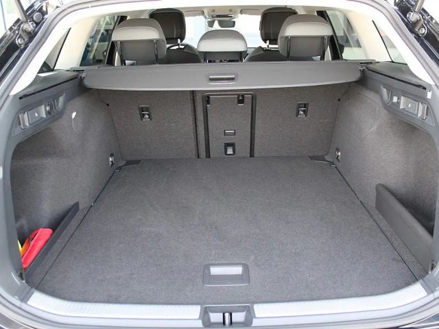 Volkswagen Passat ACT Business DSG Variant